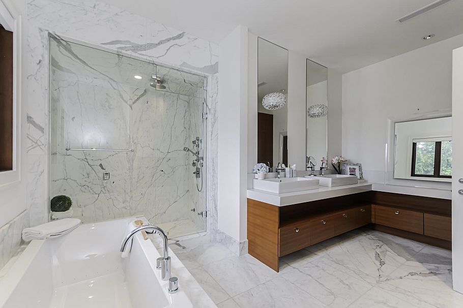 3875 W 36th Avenue Vancouver, BC - 20