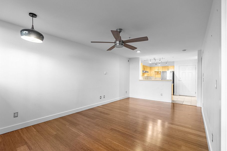 203 305 Lonsdale Avenue North Vancouver, BC - 14