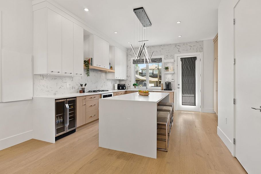 2848 W 23rd Avenue Vancouver, BC - 9