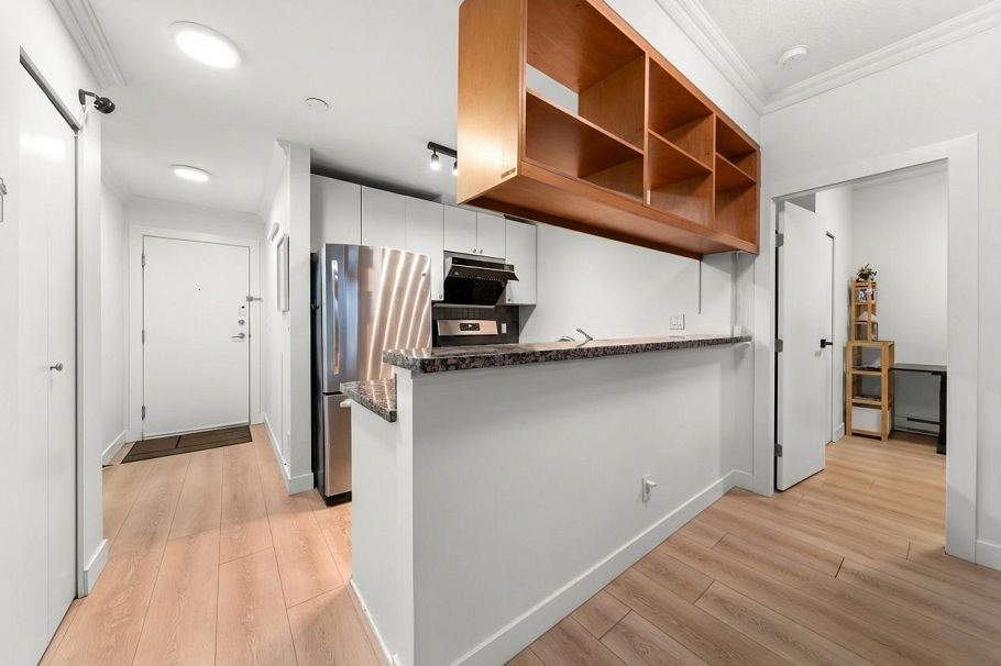 1805 928 Richards Street Vancouver, BC - 4