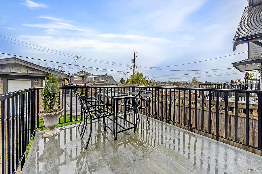 2457 E 3rd Avenue Vancouver, BC - 26