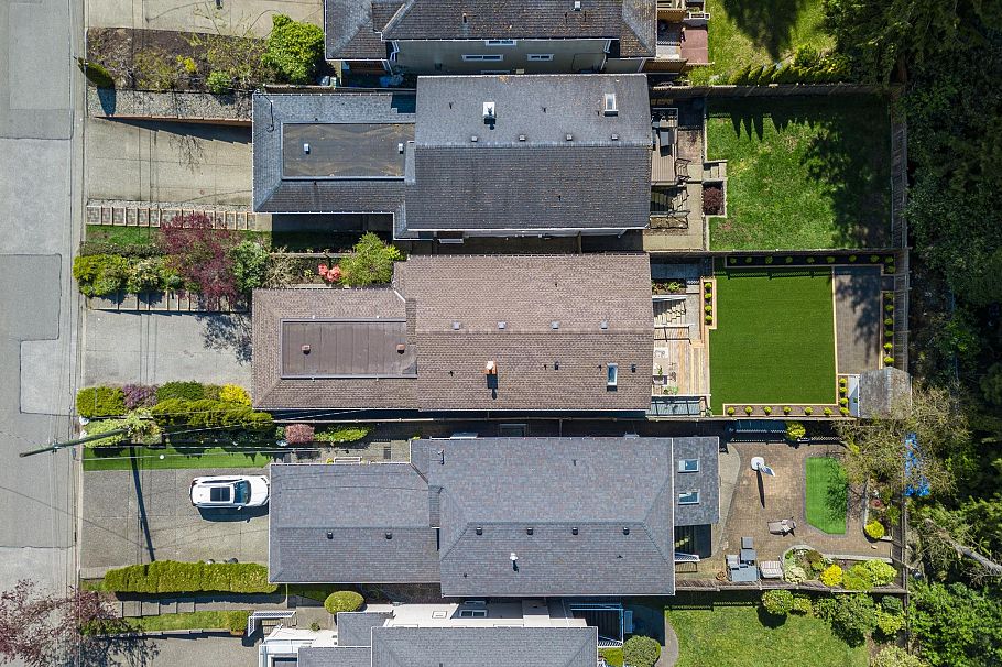 2111 Philip Avenue North Vancouver, BC - 38