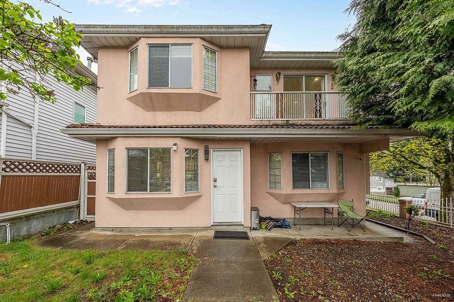 707 E 63rd Avenue Vancouver, BC - 2