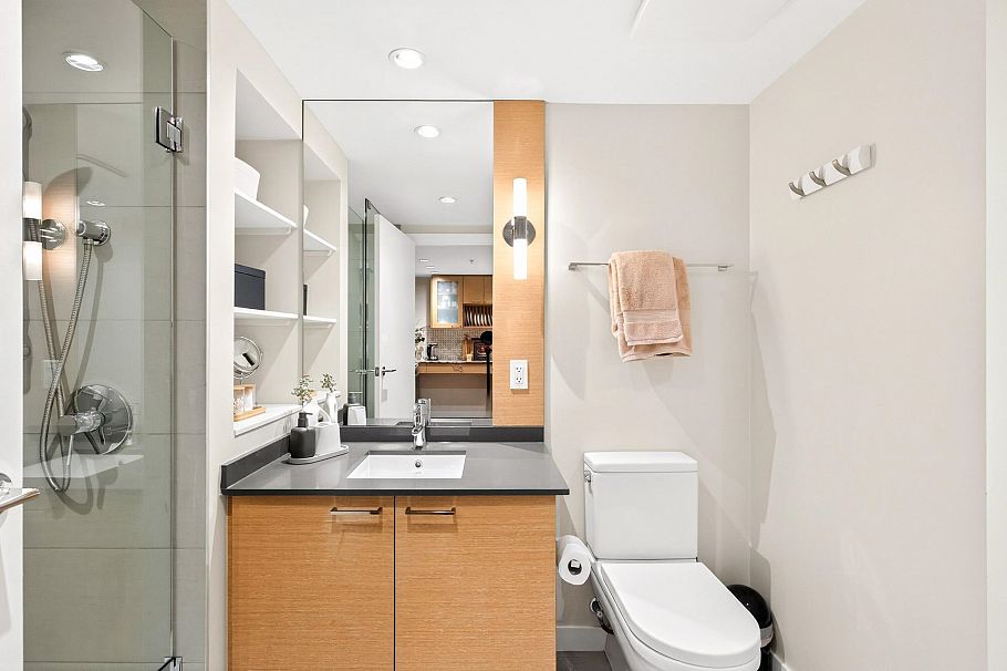 413 135 E 17 Street North Vancouver, BC - 15