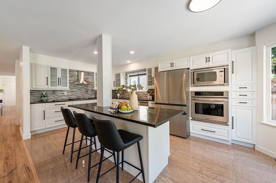 2111 Philip Avenue North Vancouver, BC - 15