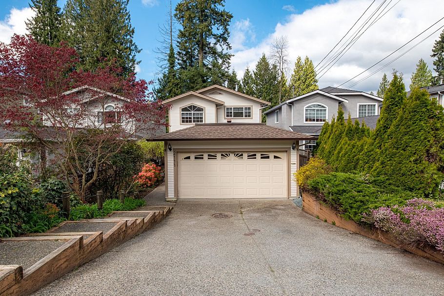 2111 Philip Avenue North Vancouver, BC - 39