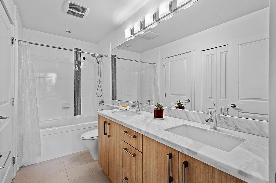 227 119 W 22nd Street North Vancouver, BC - 16