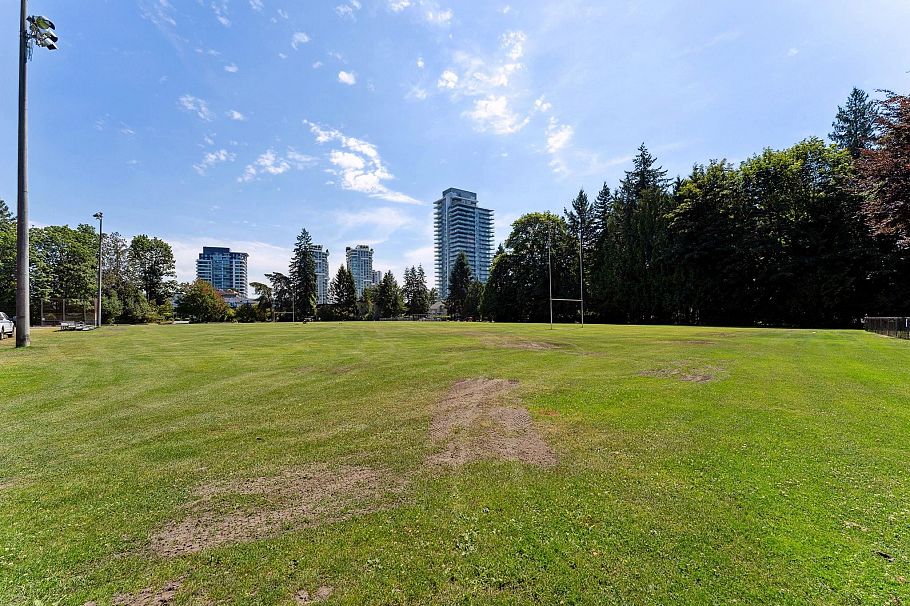 111 2060 Curling Road North Vancouver, BC - 38