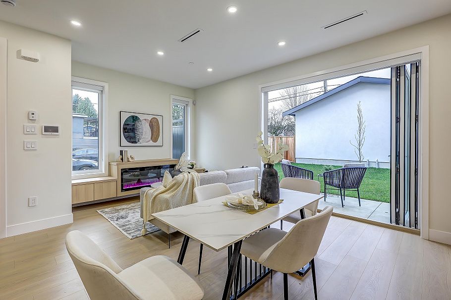 1 3695 E 26 Avenue Vancouver, BC - 2