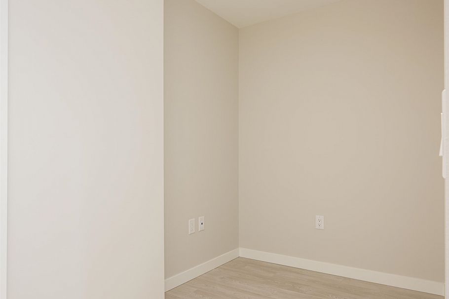 414 110 E 17th Street North Vancouver, BC - 19