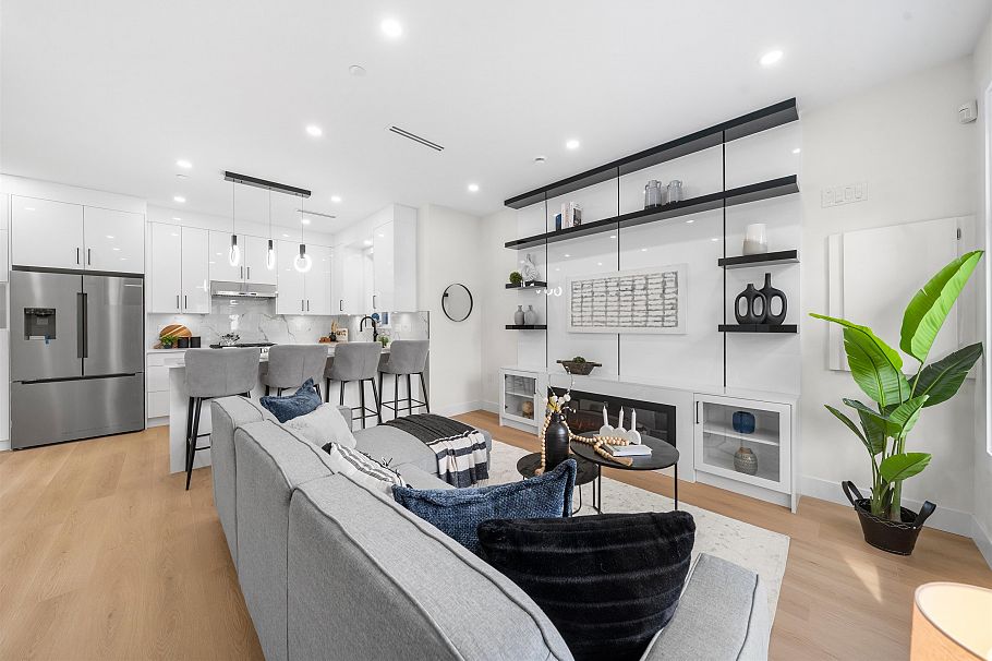 279 E 48th Avenue Vancouver, BC - 5