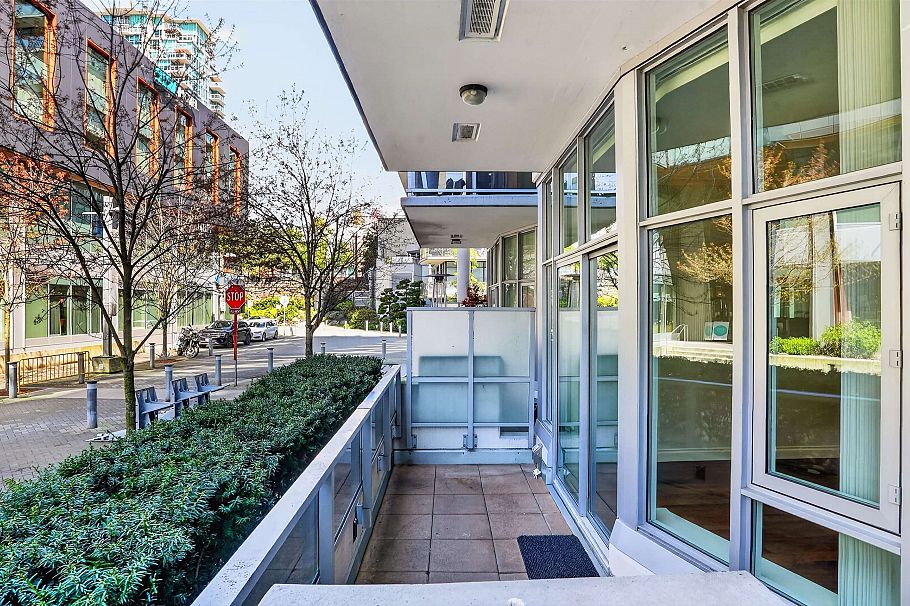 110 175 Victory Ship Way North Vancouver, BC - 21