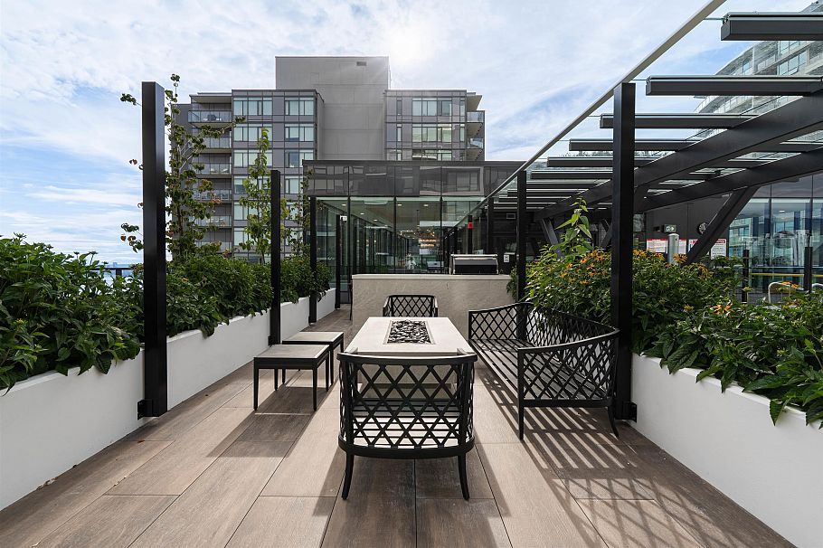 410 135 E 13th Street North Vancouver, BC - 33