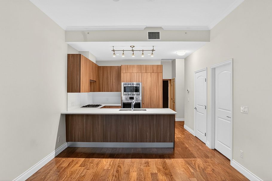 110 175 Victory Ship Way North Vancouver, BC - 5