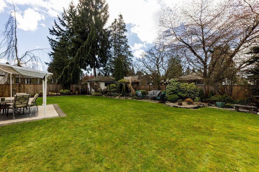 2693 Poplynn Drive North Vancouver, BC - 35