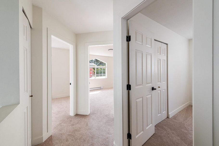 2111 Philip Avenue North Vancouver, BC - 23