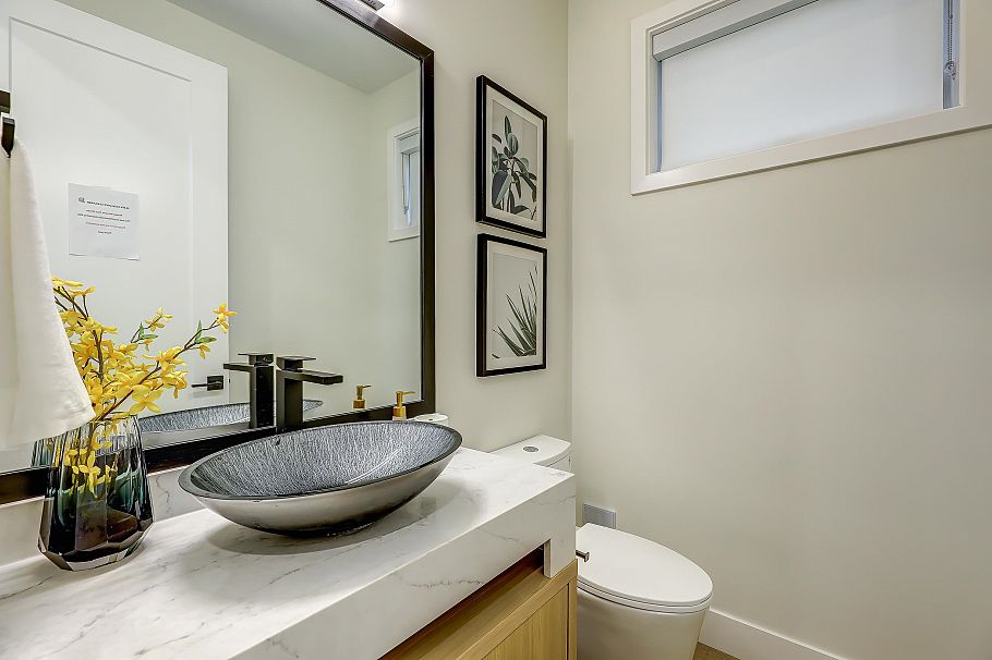 1 3695 E 26 Avenue Vancouver, BC - 24