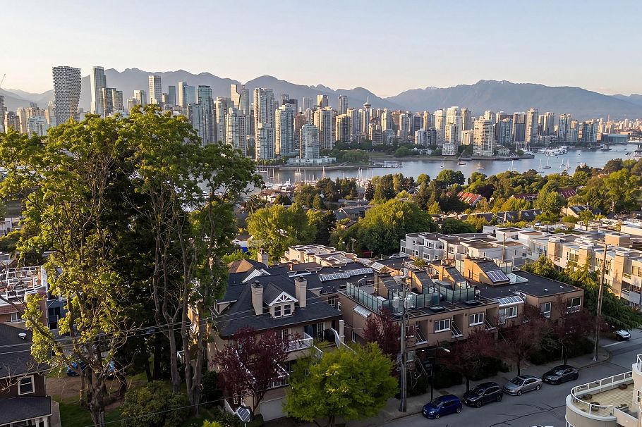 1229 W 8th Avenue Vancouver, BC - 31