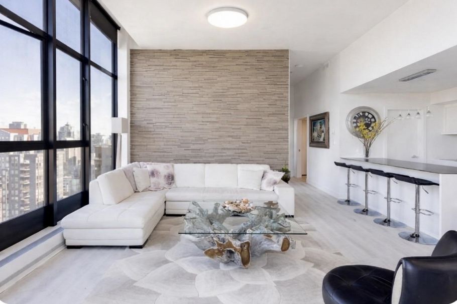 2105 1133 Hornby Street Vancouver, BC - 1