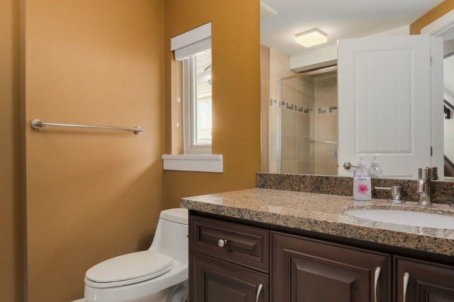 7 215 E 4th Street North Vancouver, BC - 12