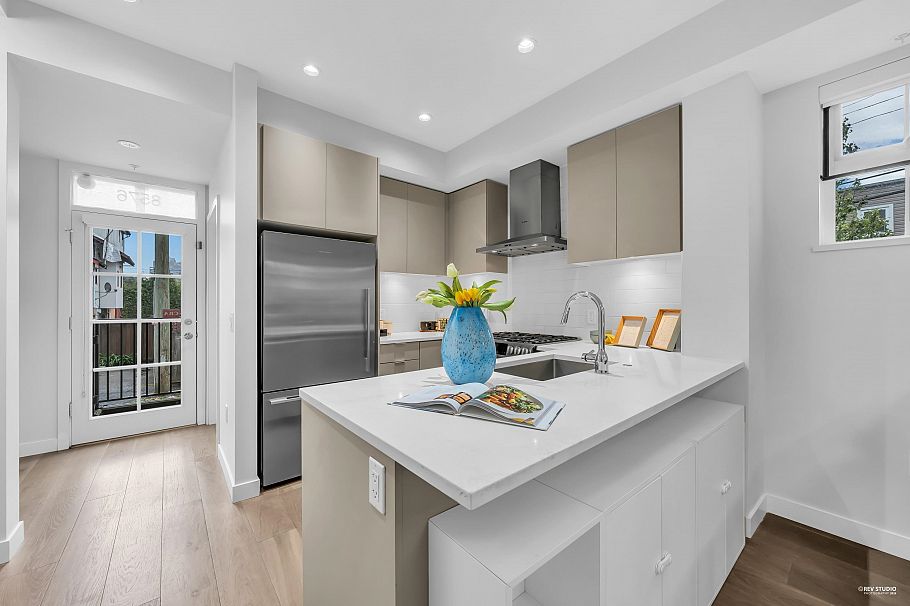 8576 Osler Street Vancouver, BC - 8