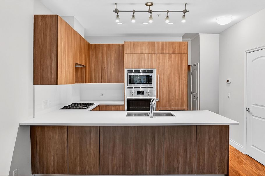 110 175 Victory Ship Way North Vancouver, BC - 6