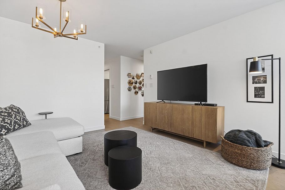 305 560 Cardero Street Vancouver, BC - 4