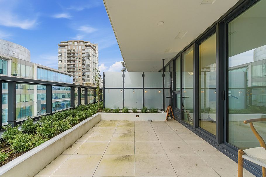 410 135 E 13th Street North Vancouver, BC - 17