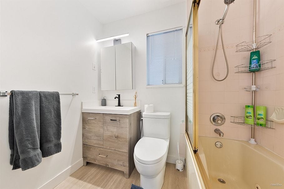 707 E 63rd Avenue Vancouver, BC - 34