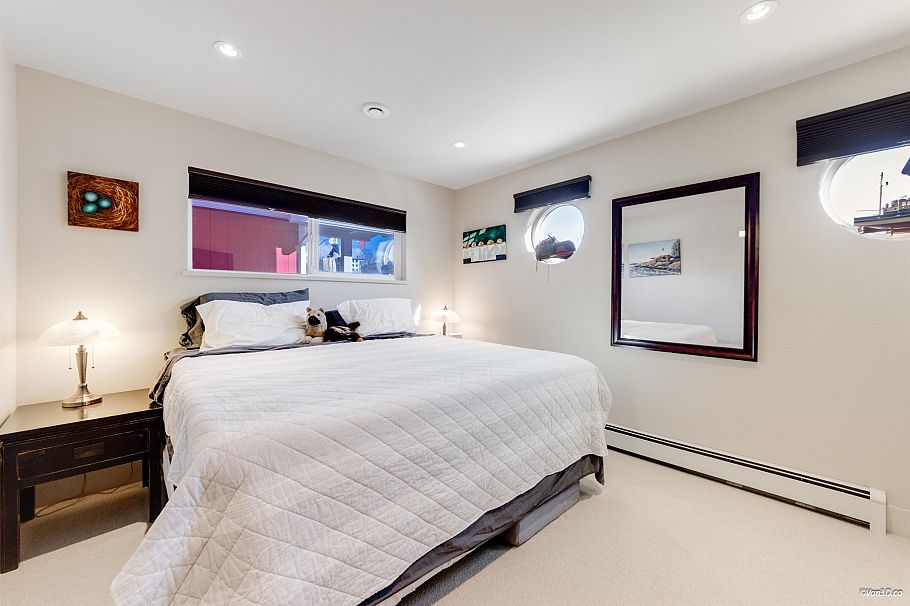 29 415 Esplanade Avenue North Vancouver, BC - 26