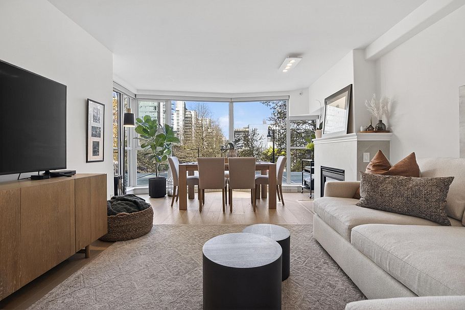 305 560 Cardero Street Vancouver, BC - 3