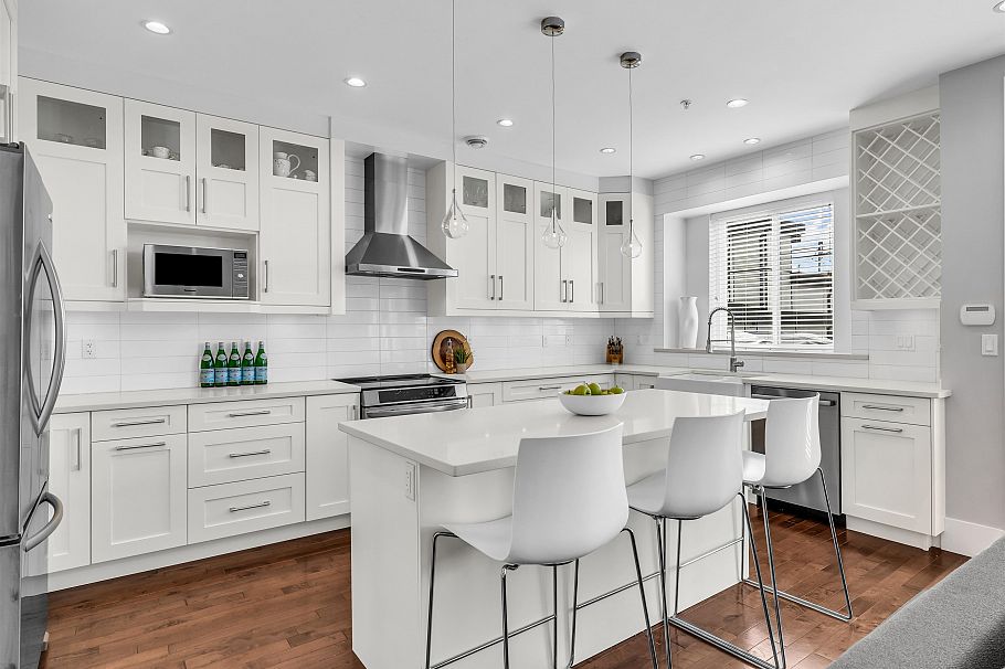 66 E 57th Avenue Vancouver, BC - 9