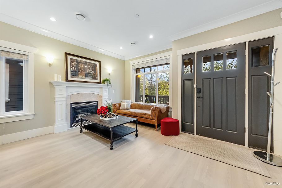 2457 E 3rd Avenue Vancouver, BC - 2