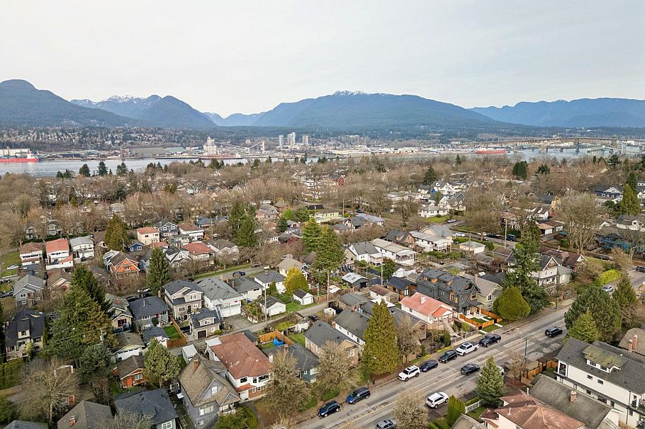 4928 Earles Street Vancouver, BC - 6