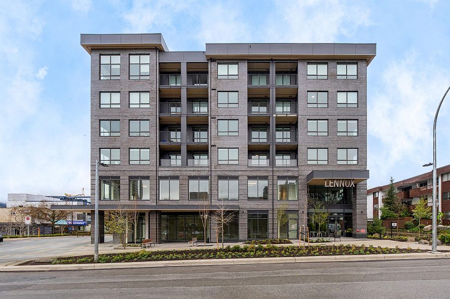414 110 E 17th Street North Vancouver, BC - 2