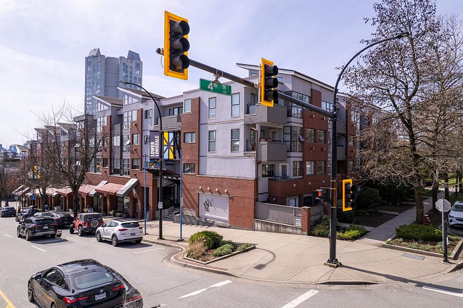 203 305 Lonsdale Avenue North Vancouver, BC - 28