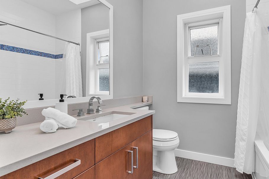 66 E 57th Avenue Vancouver, BC - 24