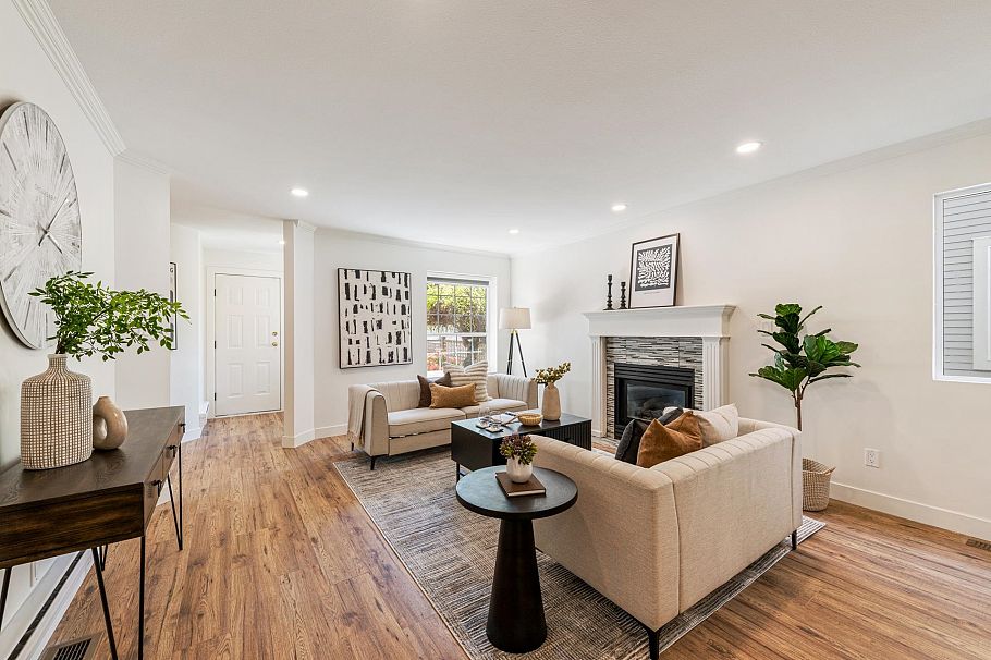 2111 Philip Avenue North Vancouver, BC - 4