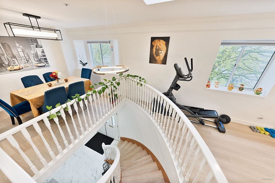 707 E 63rd Avenue Vancouver, BC - 5