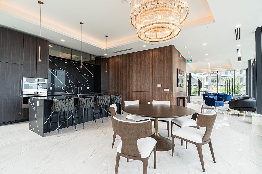 410 135 E 13th Street North Vancouver, BC - 23