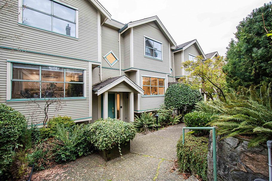 5 229 E 8th Street North Vancouver, BC - 1