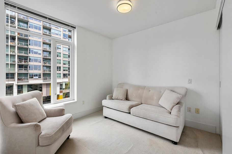 505 111 E 13th Street North Vancouver, BC - 19