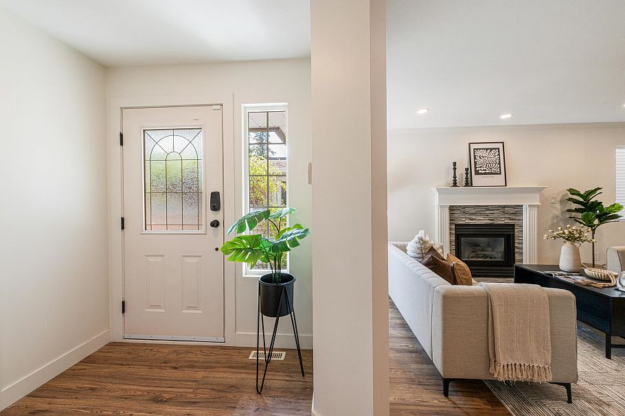 2111 Philip Avenue North Vancouver, BC - 6