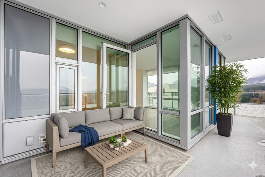 3002 1500 Fern Street North Vancouver, BC - 2