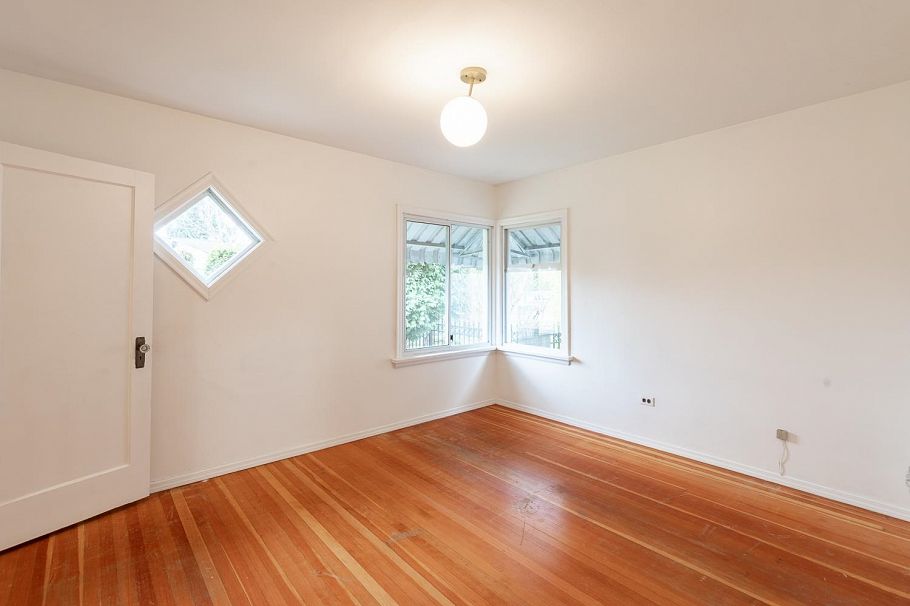 21 E 41st Avenue Vancouver, BC - 14