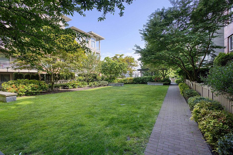 227 119 W 22nd Street North Vancouver, BC - 25