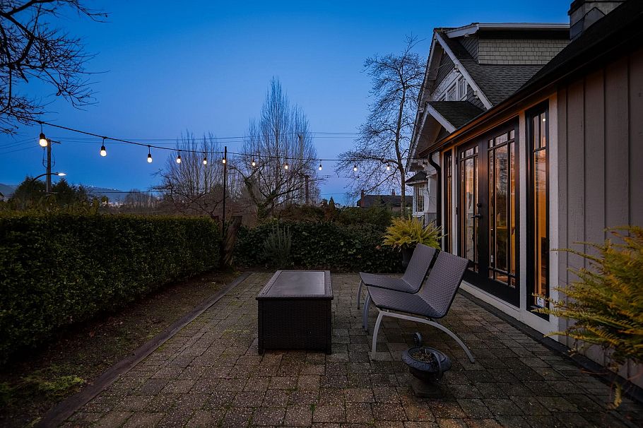 3814 W 11 Avenue Vancouver, BC - 29