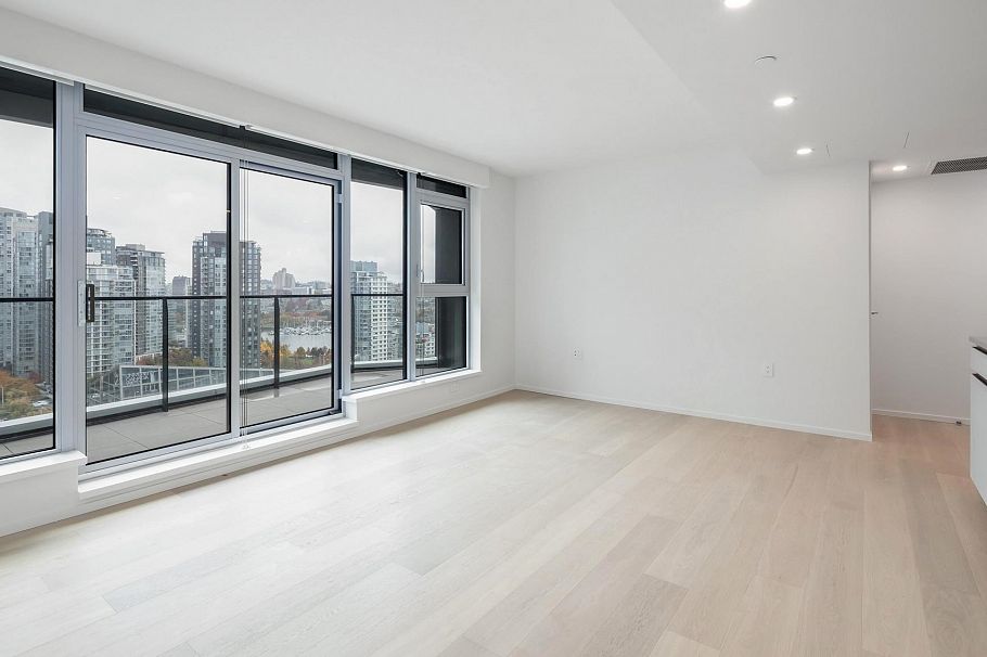 801 889 Pacific Street Vancouver, BC - 4