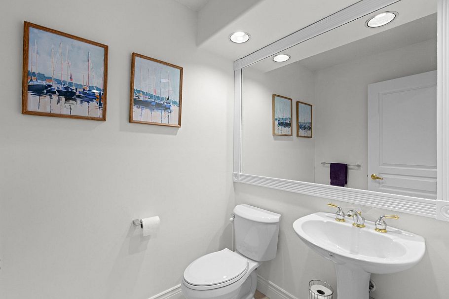 1188 Strathaven Drive North Vancouver, BC - 21