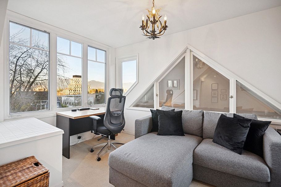 3814 W 11 Avenue Vancouver, BC - 24